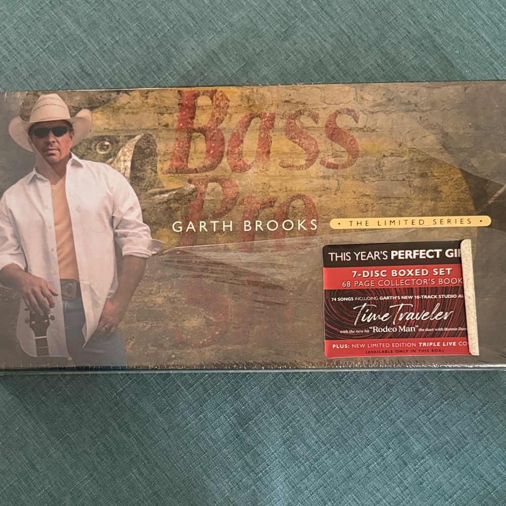 Garth Brooks 7-Disc Boxed Set
